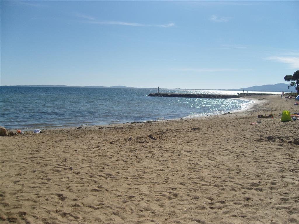 plage à côté du camping