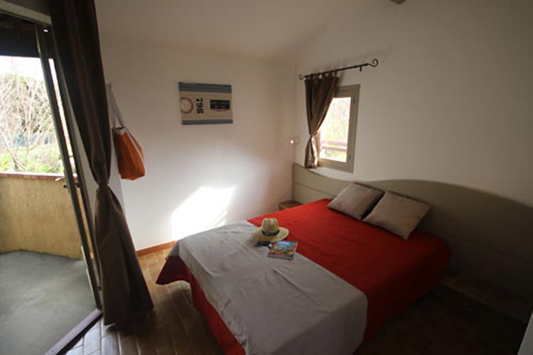 Chambre de mobil-home à Saint Tropez